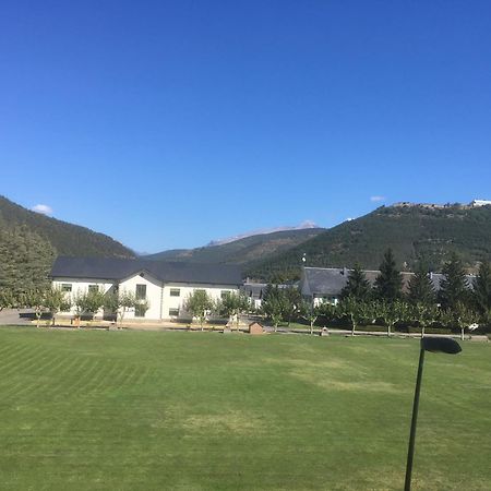 Ventana Al Pirineo Apartment Jaca Exterior photo